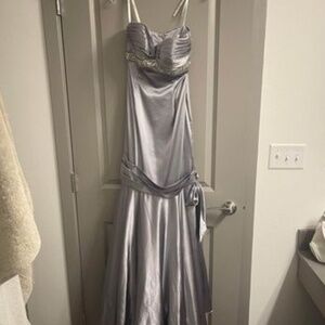 Grey Xcite prom dress size 6